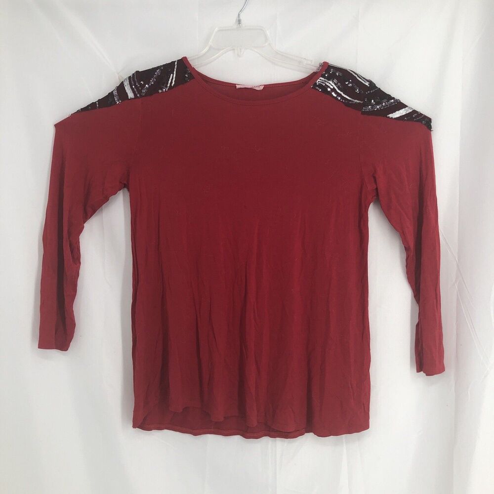 First Look Women's Knit Top Size XL Long Sleeve Red Sequins Shoulder